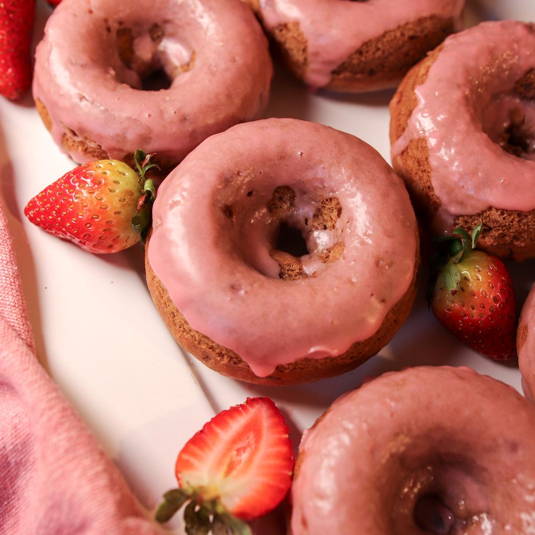 Baked Strawberry Donuts